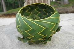 round calabash bowl, with square bottom, with rosettes